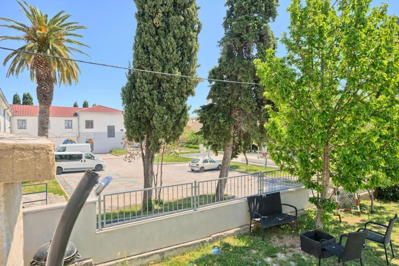 Kaštela Apartment In Kastel Luksic With Balcony, Air Conditioning, W-Lan, Washing Machine 5107-4 קרואטיה