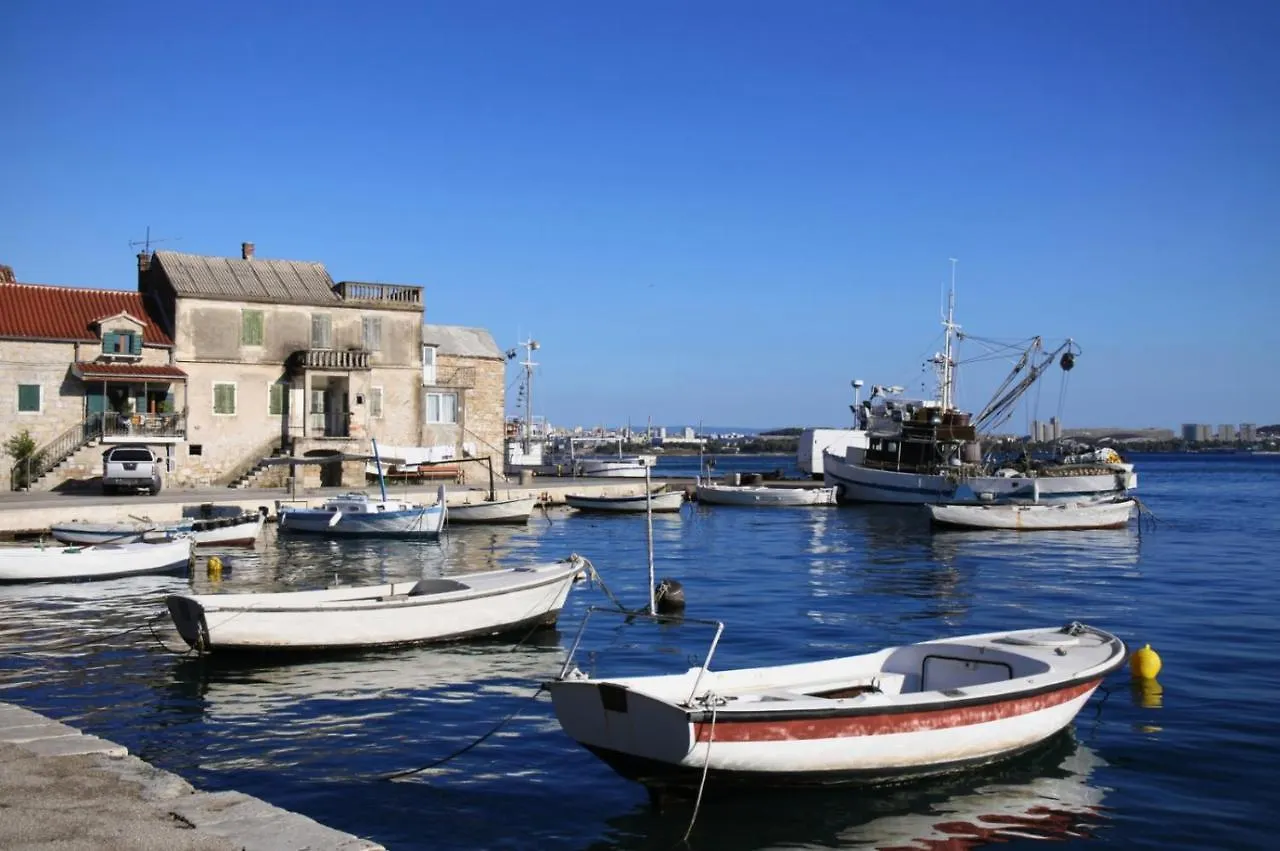 Kaštela Apartment In Kastel Luksic With Balcony, Air Conditioning, W-Lan, Washing Machine 5107-4