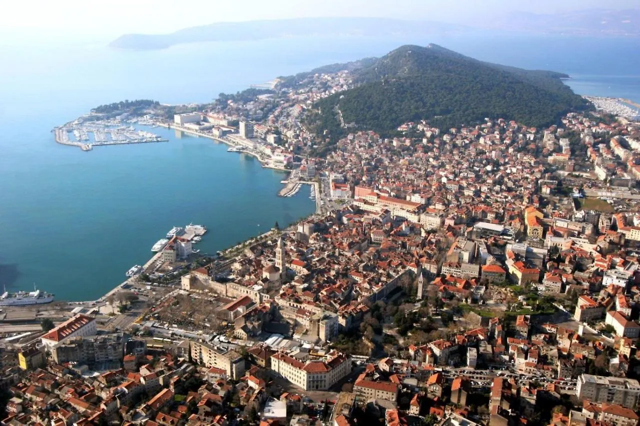 Kaštela Apartment In Kastel Luksic With Balcony, Air Conditioning, W-Lan, Washing Machine 5107-4